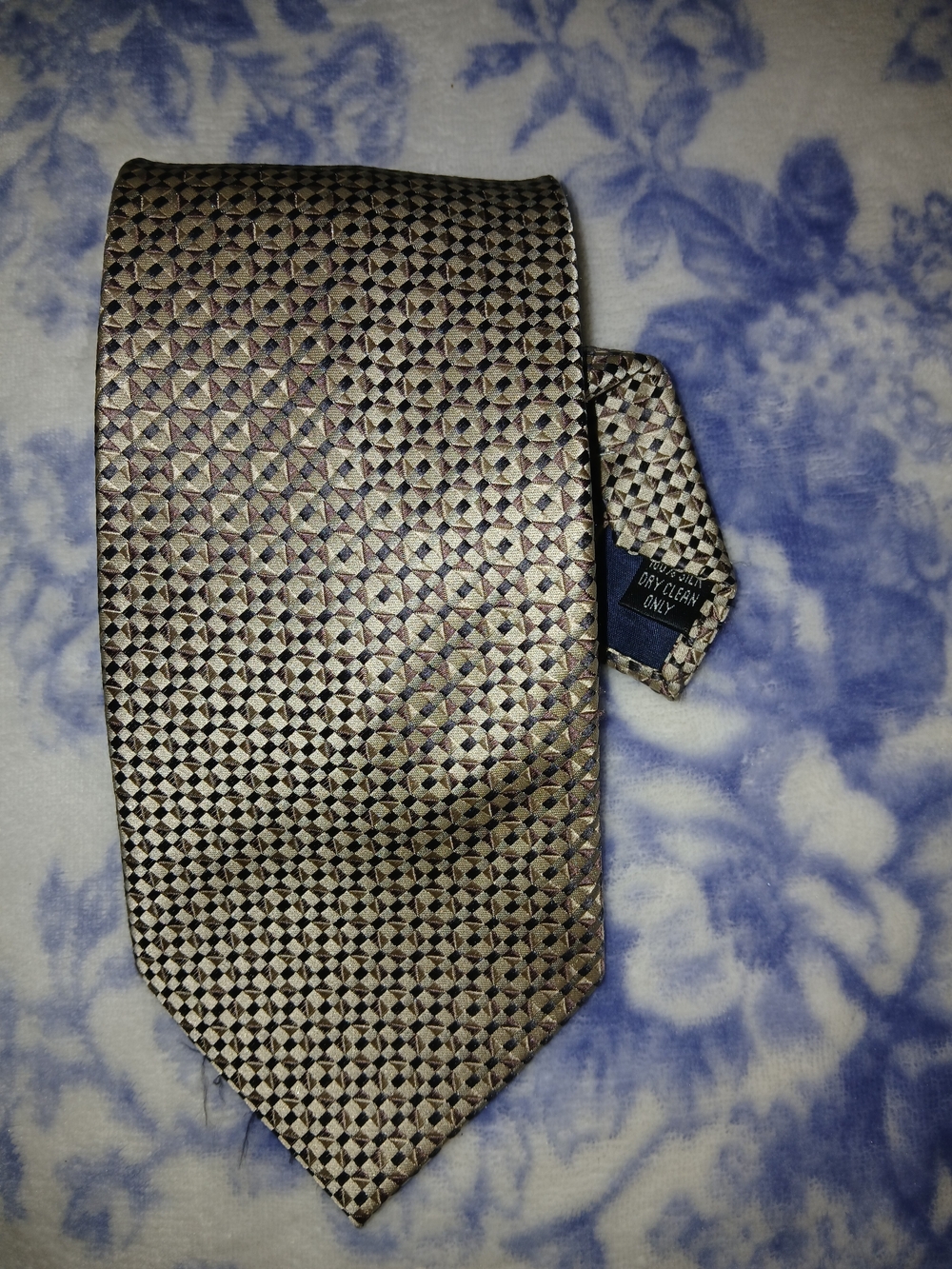 Classic Geometric Pattern Men's Tie in Beige and Black